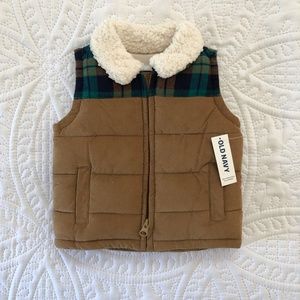 Old Navy Puffer Sherpa Vest (6 - 12 months )